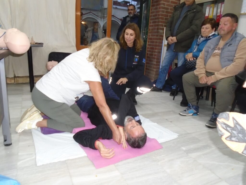 Εκπαίδευση από το ΕΚΑΒ Καρδίτσας dsc00497