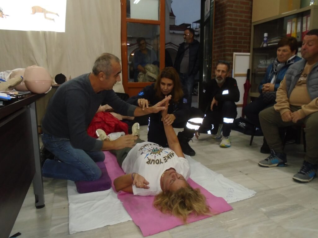 Εκπαίδευση από το ΕΚΑΒ Καρδίτσας dsc00504