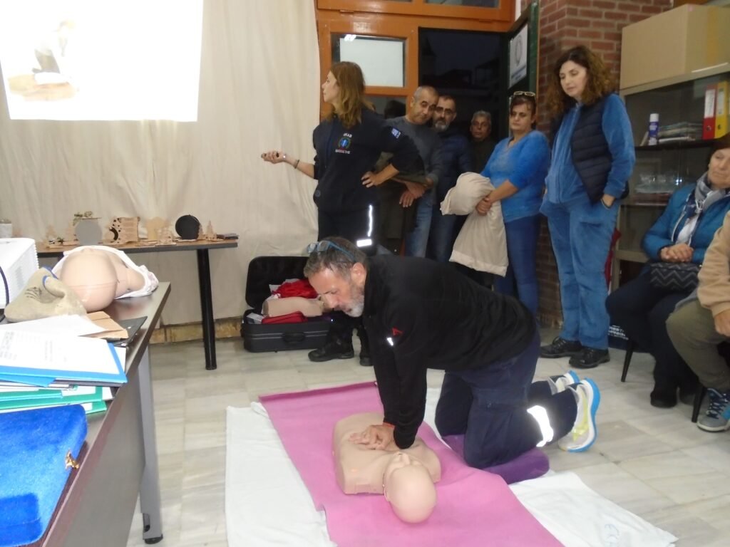 Εκπαίδευση από το ΕΚΑΒ Καρδίτσας dsc00523